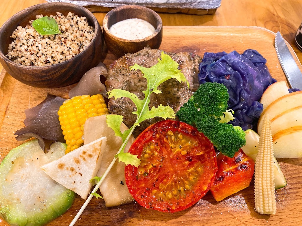 腰果花砧板原食料理 的照片