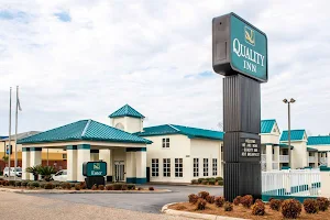 Quality Inn Chipley I-10 at Exit 120 image