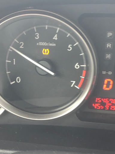 Tire Shop «Discount Tire Store - Irving, TX», reviews and photos, 3516 W Airport Fwy, Irving, TX 75062, USA