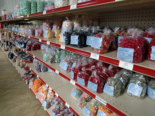 Grocery Store «Stringtown Grocery», reviews and photos, 2208 540th St SW, Kalona, IA 52247, USA