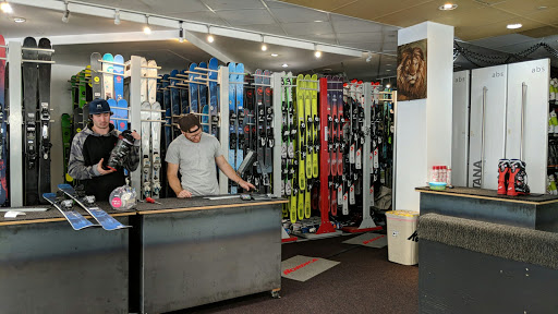 Snowboard Rental Service «Double Diamond Ski Shop», reviews and photos, 520 E Lionshead Cir, Vail, CO 81657, USA
