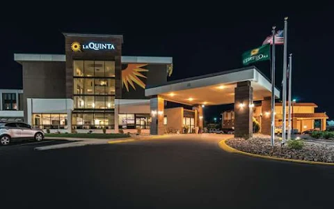 La Quinta Inn & Suites by Wyndham Colorado Springs North image