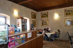 Kavárna pod věží image