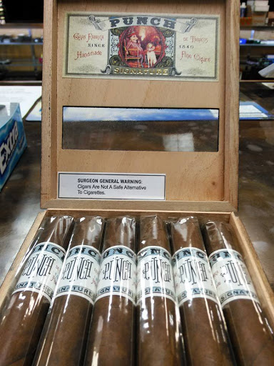 Tobacco Shop «Tobacco Town», reviews and photos, 17108 Fort St, Riverview, MI 48193, USA