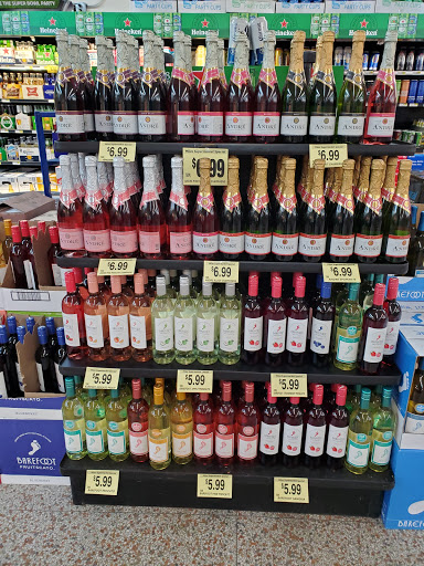 Grocery Store «Miles Supermarket», reviews and photos, 4127 E 131st St, Cleveland, OH 44105, USA