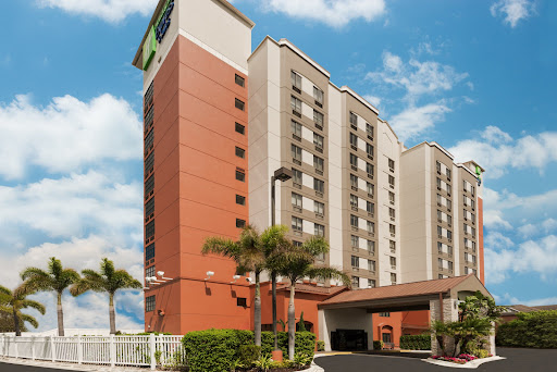 Holiday Inn Express & Suites Nearest Universal Orlando, an IHG Hotel