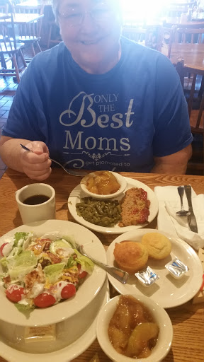 American Restaurant «Cracker Barrel Old Country Store», reviews and photos, 74 Hospitality Ln, Cadiz, KY 42211, USA