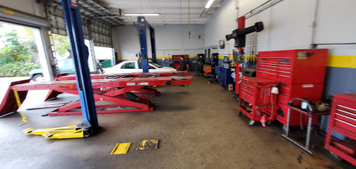 Tire Shop «Goodyear Auto Service Center», reviews and photos, 3690 Bird Rd, Coral Gables, FL 33133, USA