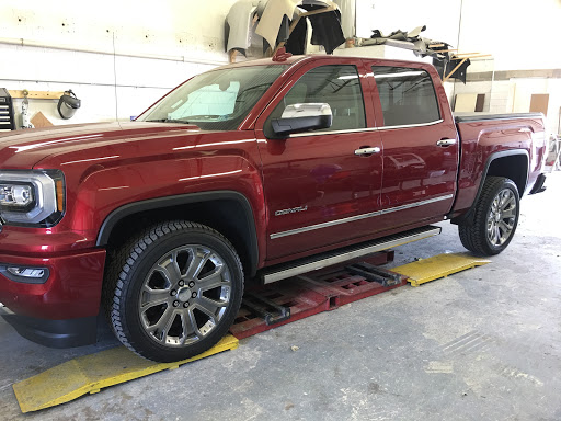 Auto Body Shop «L & M Auto Body», reviews and photos, 7304 Boudinot Dr, Springfield, VA 22150, USA