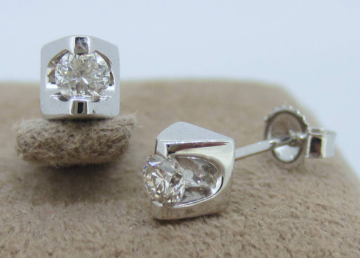 Pawn Shop «Valencia Jewelry MFG», reviews and photos, 116 W 4th St, Santa Ana, CA 92701, USA