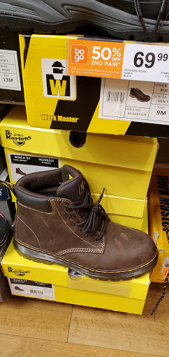 Shoe Store «Rack Room Shoes», reviews and photos, 50 Holyoke St, Holyoke, MA 01040, USA