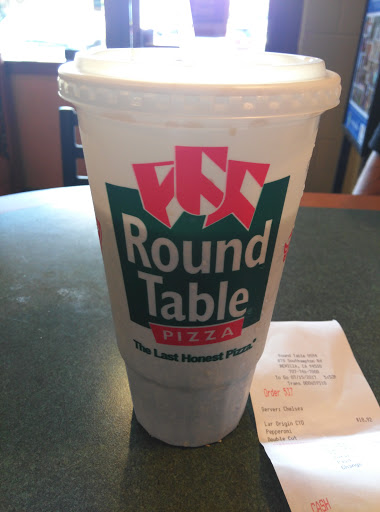 Pizza Restaurant «Round Table Pizza», reviews and photos, 878 Southampton Rd, Benicia, CA 94510, USA