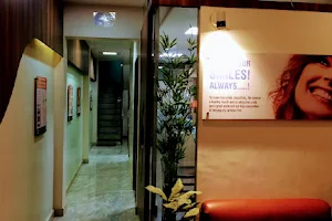 32 Pearls | Best Dental Clinic in Allahabad | Implant Dentist, Top 5 Dental Clinic | Best Braces doctor in allahabad image