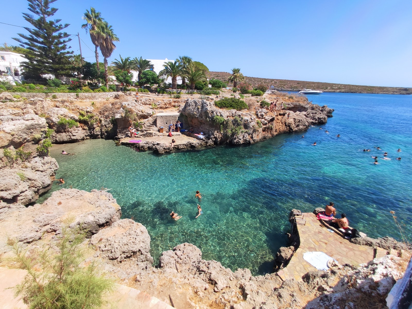 Baths of Venus'in fotoğrafı küçük koy ile birlikte