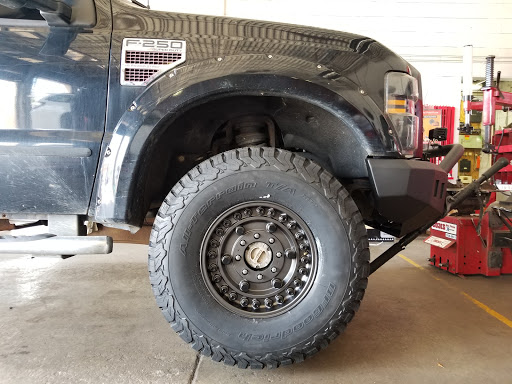 Tire Shop «Discount Tire Store - Orland Park, IL», reviews and photos, 9470 W 159th St, Orland Park, IL 60467, USA