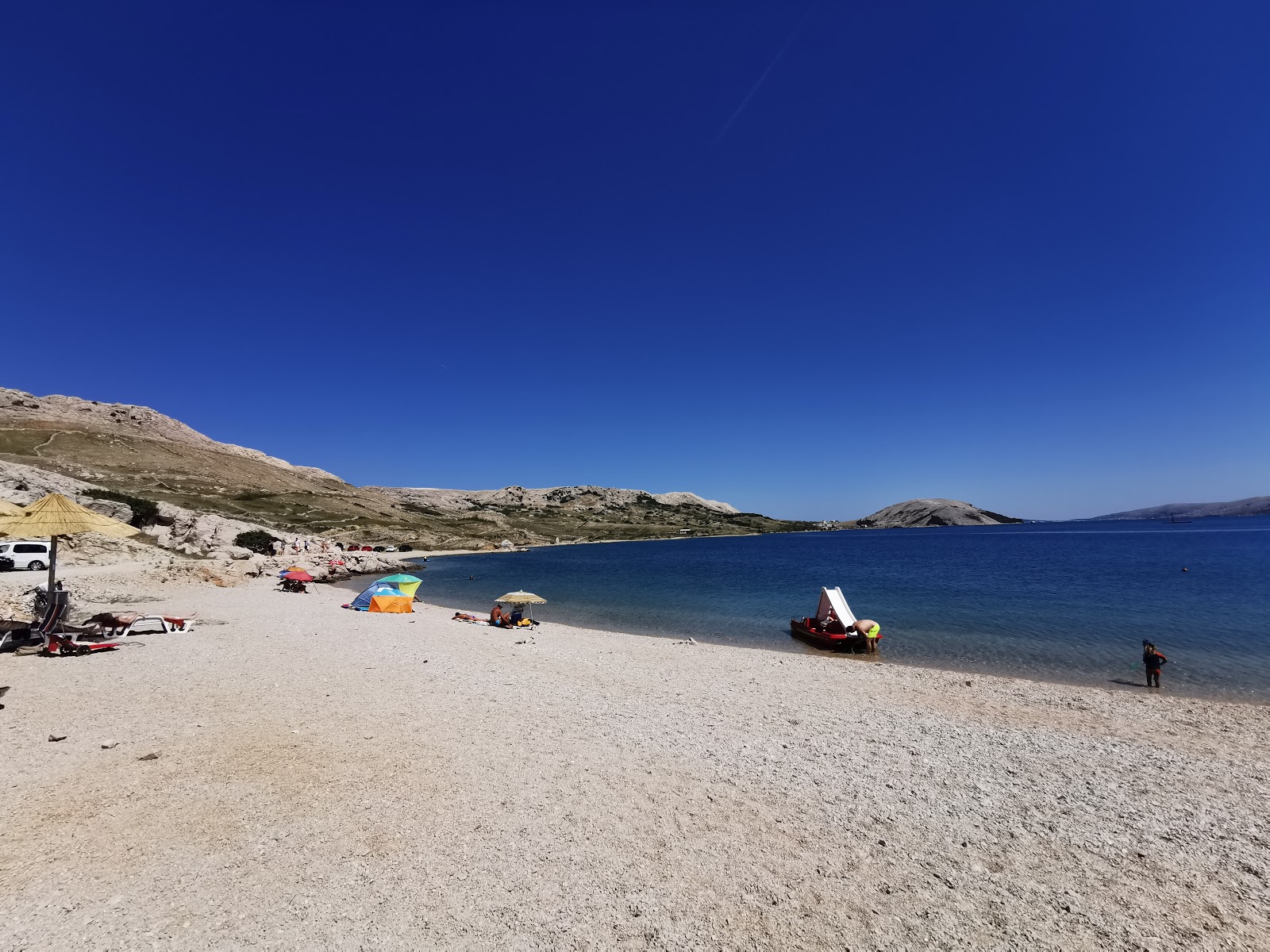 Zubovici beach的照片 带有小海湾