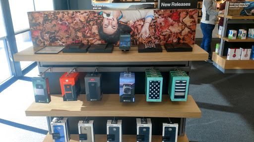 Cell Phone Store «Verizon», reviews and photos, 1113 S Abilene St #104, Aurora, CO 80012, USA