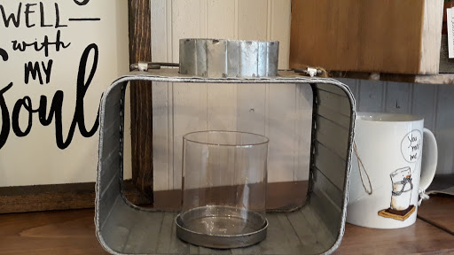 Antique Store «Logan Village Mall», reviews and photos, 977 Logan St, Noblesville, IN 46060, USA