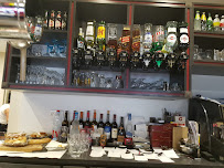 Atmosphère du Restaurant portugais Le Petit à Petit à Levallois-Perret - n°4