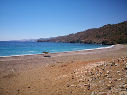 Foto von Pink Pebble Dark beach befindet sich in natürlicher umgebung