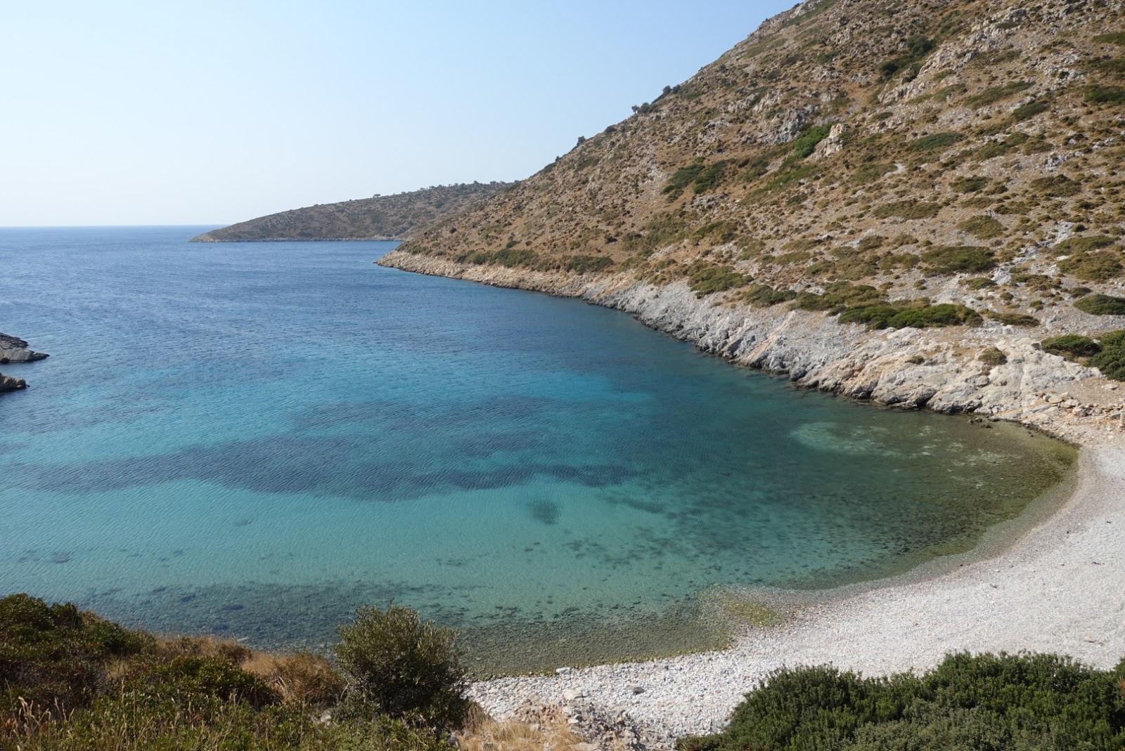 Paralia II'in fotoğrafı küçük koy ile birlikte