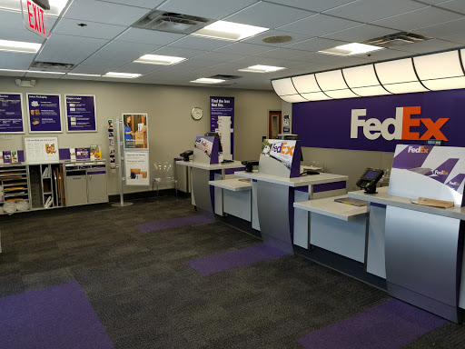 Shipping and Mailing Service «FedEx Ship Center», reviews and photos, 5101 W Waters Ave, Tampa, FL 33634, USA