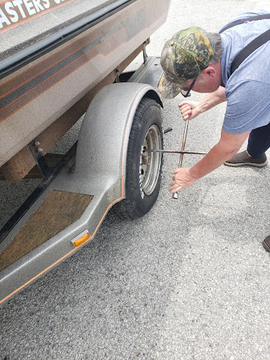 Tire Shop «Discount Tire Store - Fishers, IN», reviews and photos, 11705 Olio Rd, Fishers, IN 46037, USA