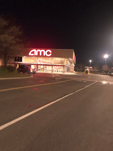 Movie Theater «AMC DINE-IN Levittown 10», reviews and photos, 3585 Hempstead Turnpike, Levittown, NY 11756, USA