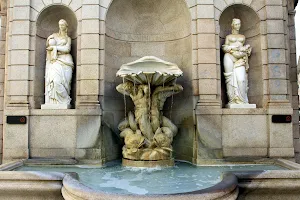 Fontana dei Tritoni image