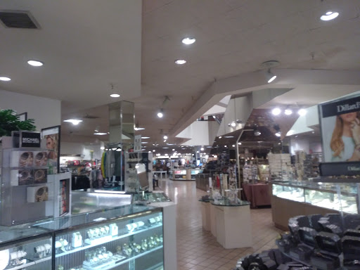 Shopping Mall «Desert Sky Mall», reviews and photos, 7611 W Thomas Rd, Phoenix, AZ 85033, USA