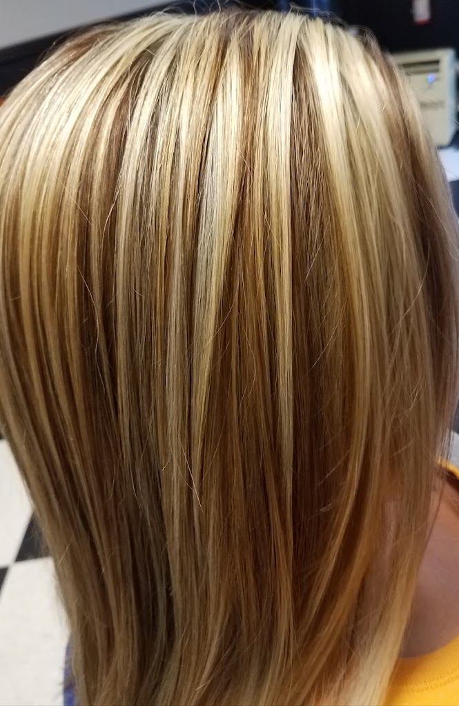 Candice's Hair Salon 37807