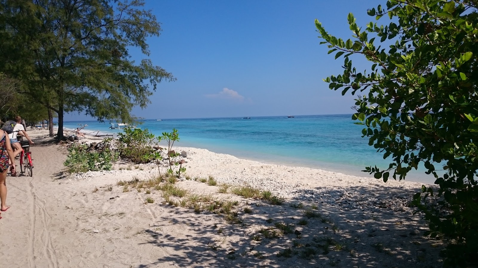 Foto von Gili Meno Mimpi Beach mit türkisfarbenes wasser Oberfläche