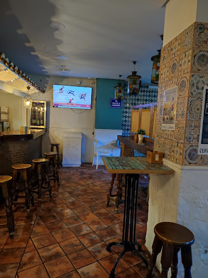 Bar restaurante El patio de mi casa - Av. Derechos Humanos, 4, 34003 Palencia, Spain