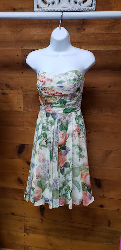 Consignment Shop «The White Pear Formal Consignment Boutique», reviews and photos, 1128 W Market St, Pottsville, PA 17901, USA