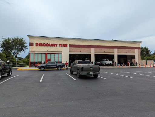 Tire Shop «Discount Tire Store - Lakeland, FL», reviews and photos, 6975 US Hwy 98 N, Lakeland, FL 33809, USA