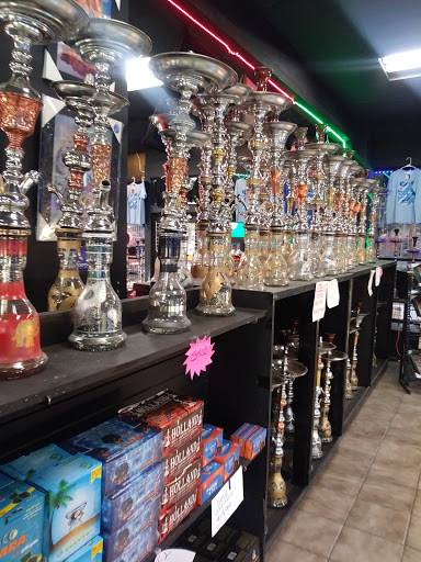 Tobacco Shop «Relax Smoke Shop», reviews and photos, 6 W 39th St, Kansas City, MO 64111, USA
