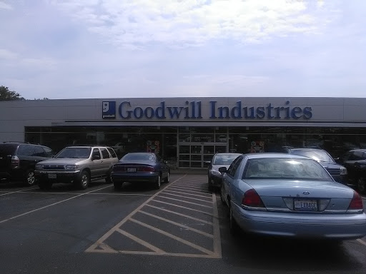 Tri-County Goodwill Store, 10600 Springfield Pike, Cincinnati, OH 45215, USA, 