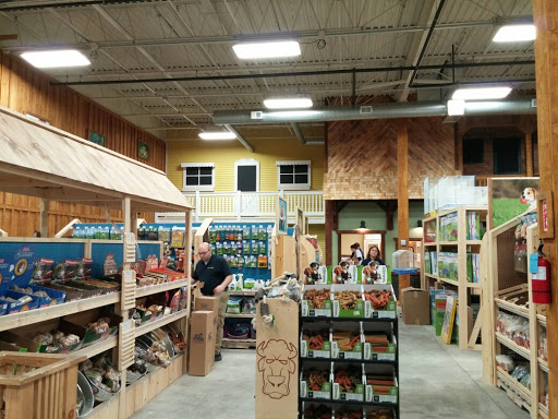 Pet Supply Store «CountryMax - Dewitt», reviews and photos, 3179 Erie Blvd E, Syracuse, NY 13214, USA