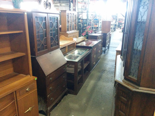 Salvage Yard «Urban Ore», reviews and photos, 900 Murray St, Berkeley, CA 94710, USA