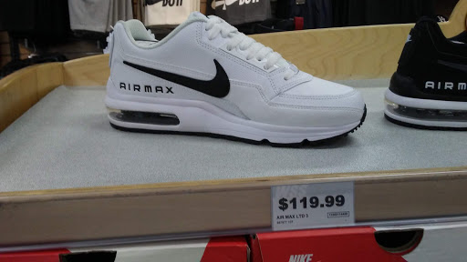 Shoe Store «WSS», reviews and photos, 1700 S Garey Ave, Pomona, CA 91766, USA