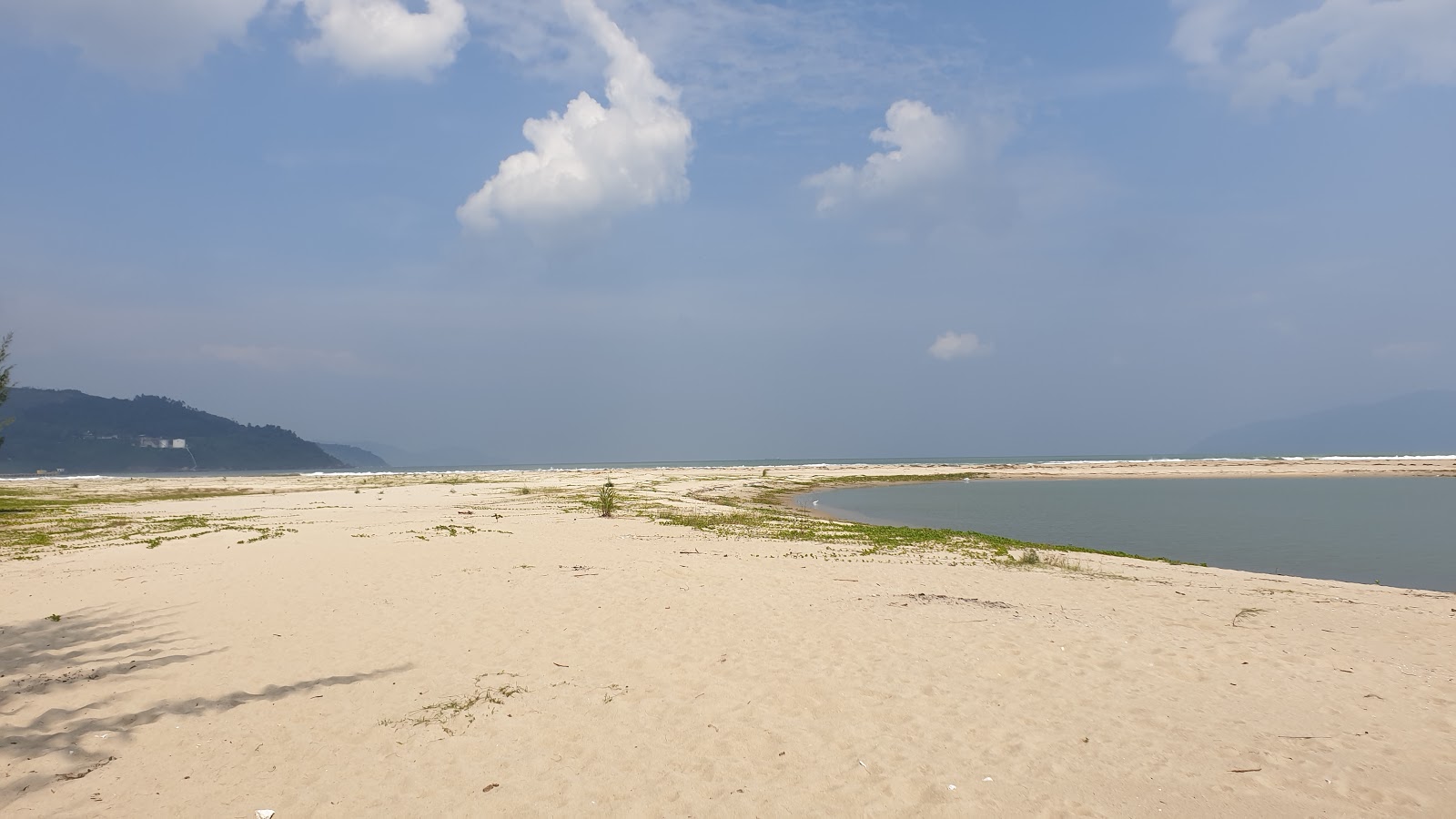 Photo of Kim Lien Beach with very clean level of cleanliness