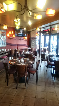 Atmosphère du Restaurant Brasserie la Roseraie à Paris - n°16