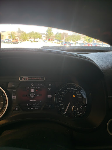 Car Dealer «Mike Brown Chrysler Dodge Jeep», reviews and photos, 4970 E Hwy 377, Granbury, TX 76049, USA