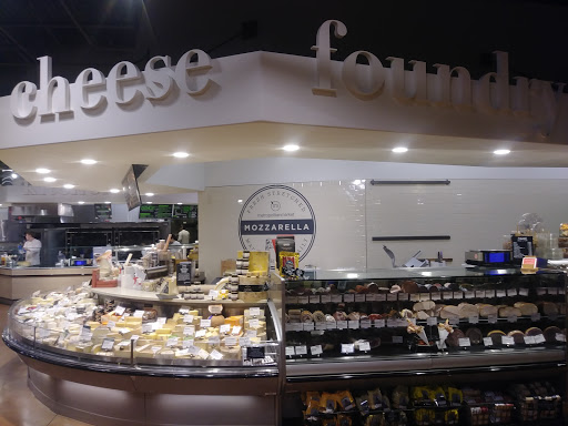 Gourmet Grocery Store «Metropolitan Market», reviews and photos, 2320 42nd Ave SW, Seattle, WA 98116, USA