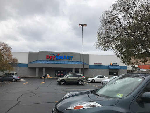 Pet Supply Store «PetSmart», reviews and photos, 950 Hanes Mall Blvd, Winston-Salem, NC 27103, USA
