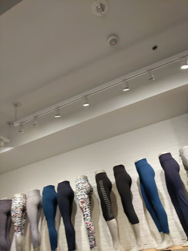 Sportswear Store «lululemon», reviews and photos, 1457 3rd Street Promenade, Santa Monica, CA 90401, USA