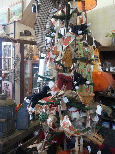 Antique Store «Junction on 3», reviews and photos, 247 N Main St, Rushville, IN 46173, USA