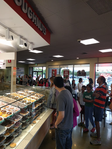 Bakery «Krispy Kreme Doughnuts», reviews and photos, 2146 Leghorn St, Mountain View, CA 94043, USA