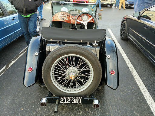 Shopping Mall «Village Centre», reviews and photos, 776 Walker Rd, Great Falls, VA 22066, USA