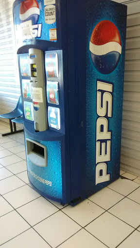 Laundromat «Super Matt Laundry», reviews and photos, 1522 Lakeview Dr, Sebring, FL 33870, USA